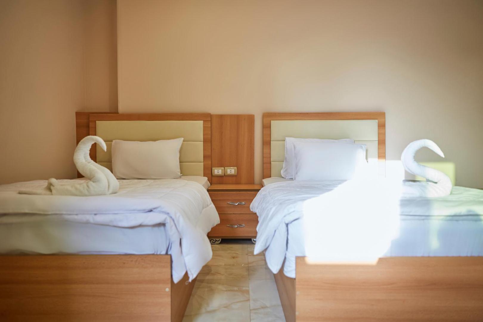 Grand Pyramid View Hotel Kafret el-Gabal エクステリア 写真